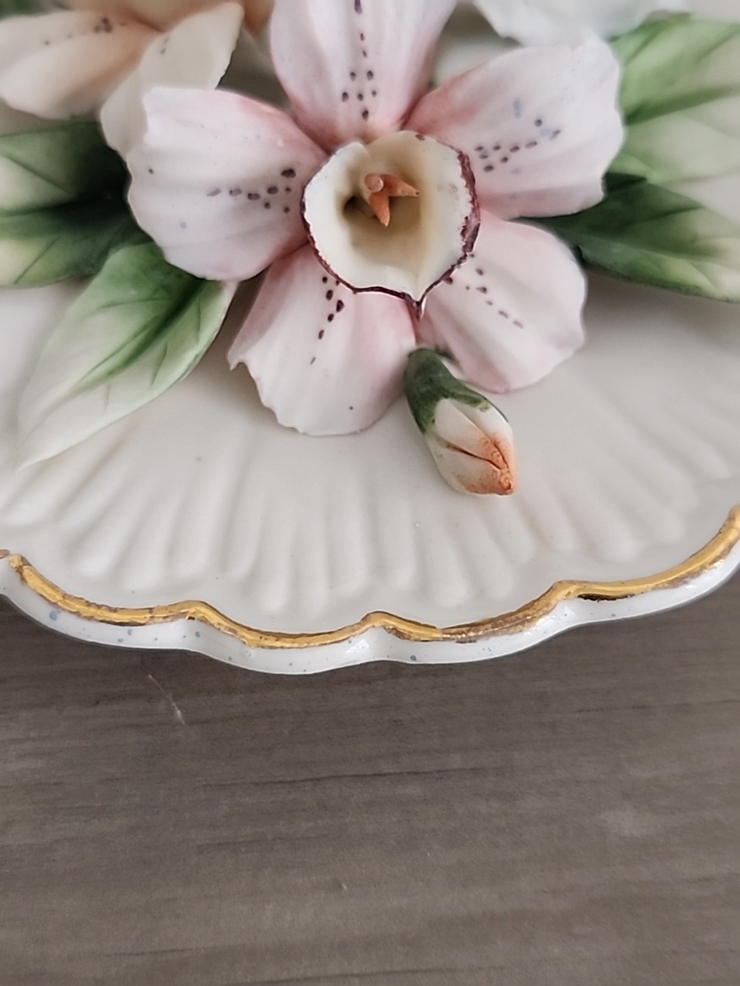 Vtg Antq Capodimonte Italy Porcelain 3D Flowers Plate Carlo Savastano 6.5″x3″