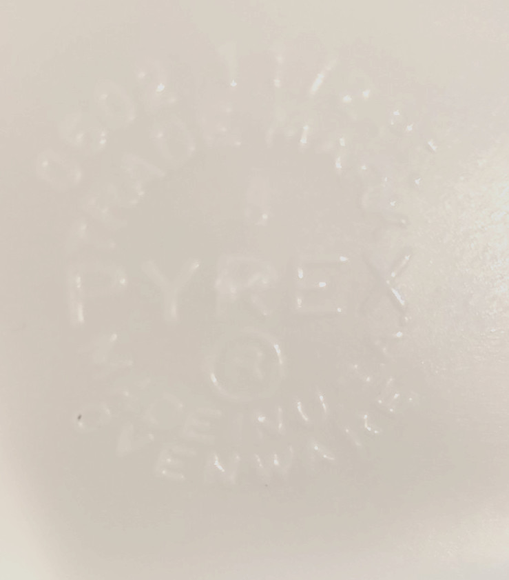 Vintage Pyrex 0502 Amish Butterprint Refrigerator Dish 1 1/2 Pt Rooster