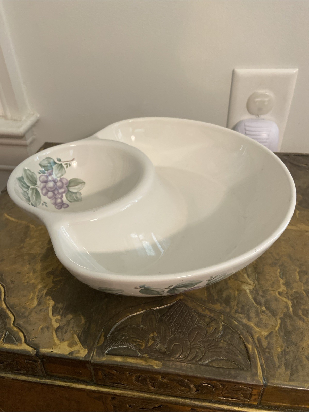 Pfaltzgraff “Grapevine” One Piece Chip and Dip Bowl ~ Excellent Condition