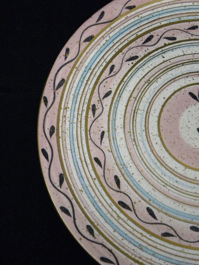 Set of 10 1950’s Circular Pink & Gold Speckles CA Pottery 10 1/2″ Dinner Plates