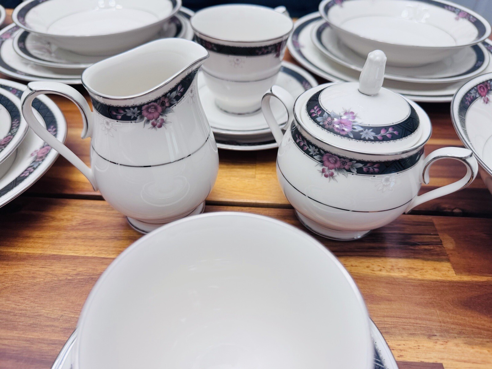 81pc NORITAKE IVORY CHINA ETIENNE 7260, TWELVE 6 PIECE PLACE SETTINGS JAPAN MINT