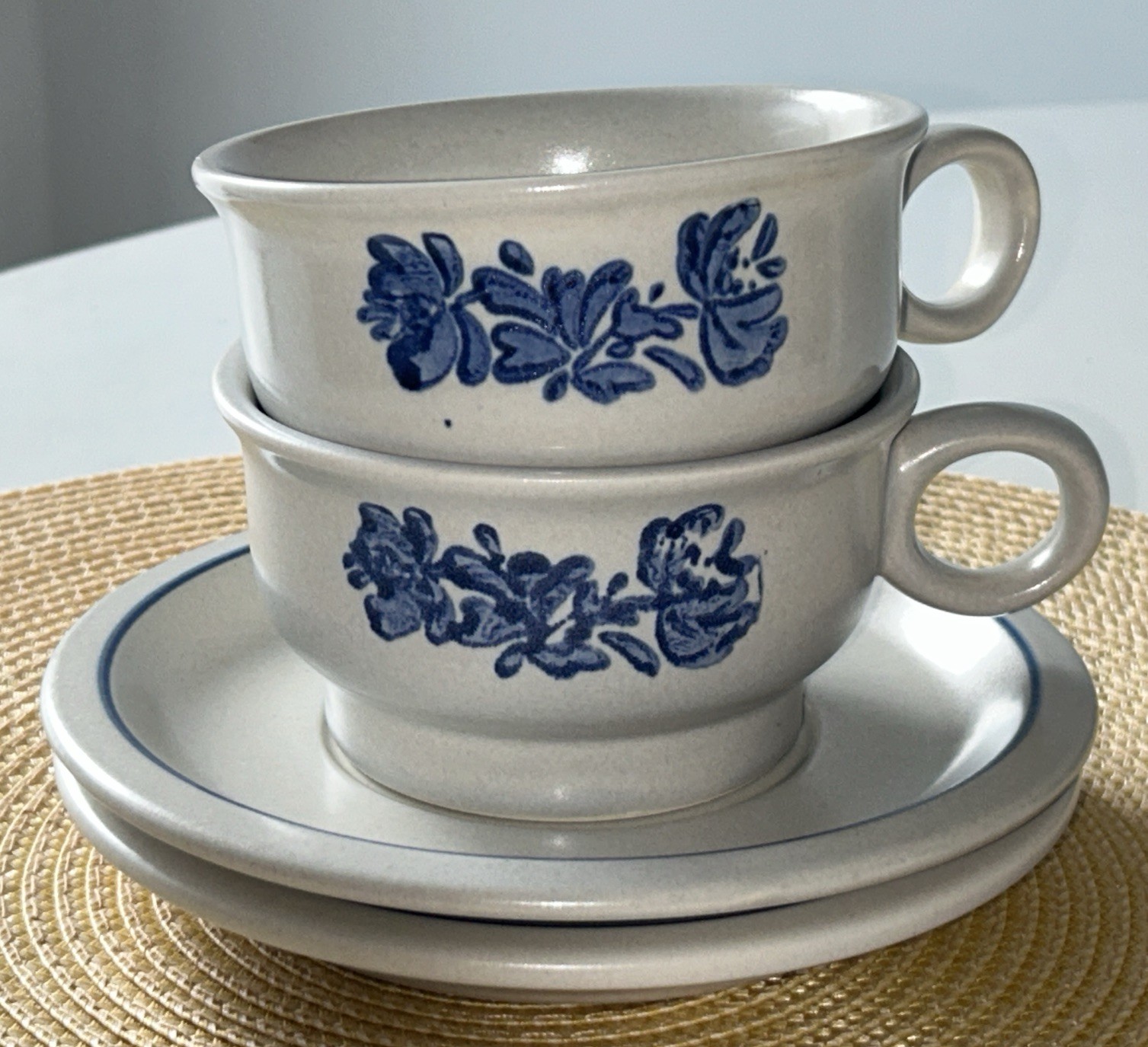 VTG Pfaltzgraff Yorktowne Stoneware Mugs Coffee Tea Soup Cups & Saucers (2) EUC