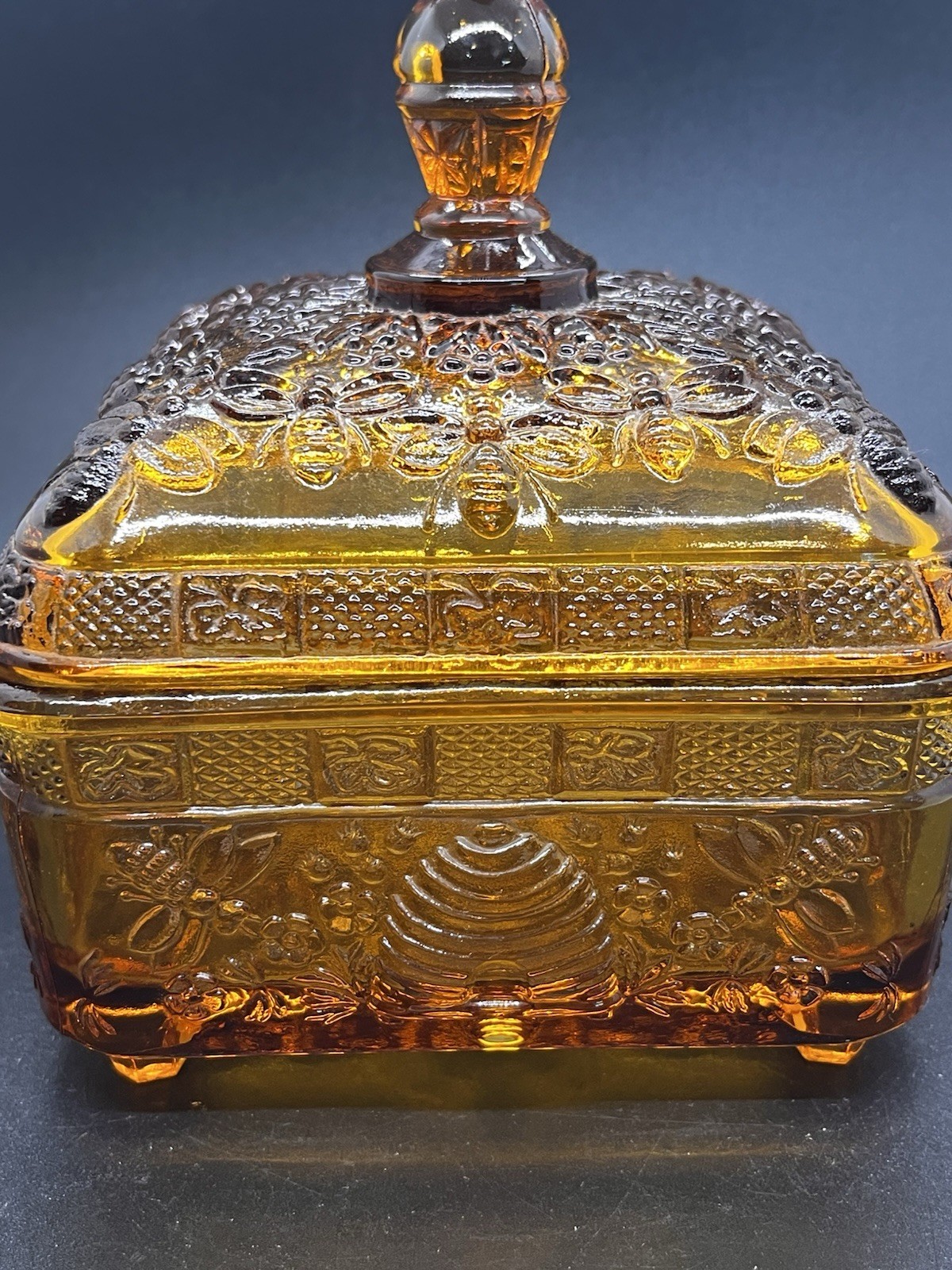 Vintage Tiara Indiana Glass Honey Bee Box Amber Square Dish With Lid
