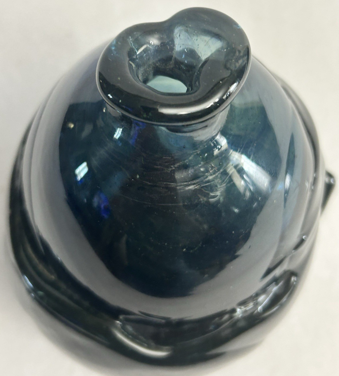 Uranium glass bottle glass blob Uranium green glass glow