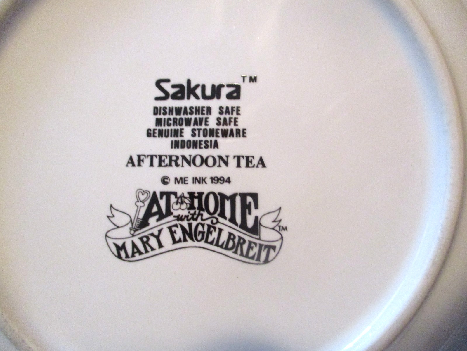 1994 2 Sakura Mary Engelbreit AFTERNOON TEA Cereal Soup Salad Bowls 7 1/2″