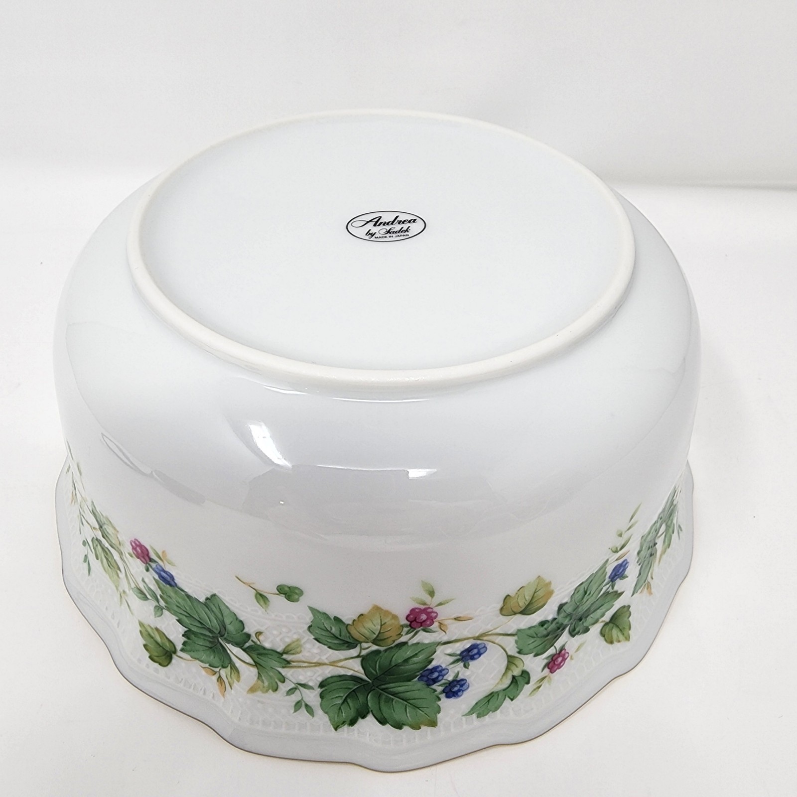 Andrea by Sadek Vineyard 7″ Round Vegetable Bowl Berries Japan Vintage