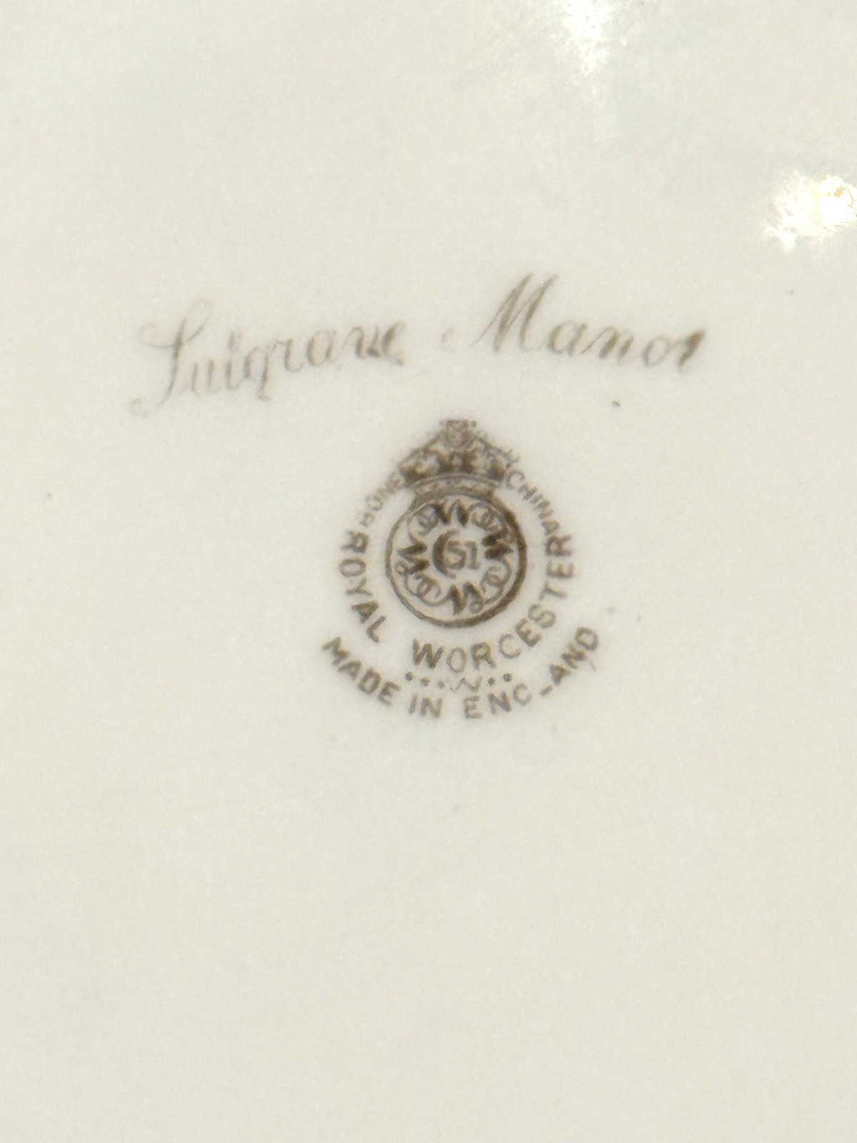 Mint Royal Worcester 1940 Sulgrave Manor 10 5/8″ Cabinet Plate Signed P. Love