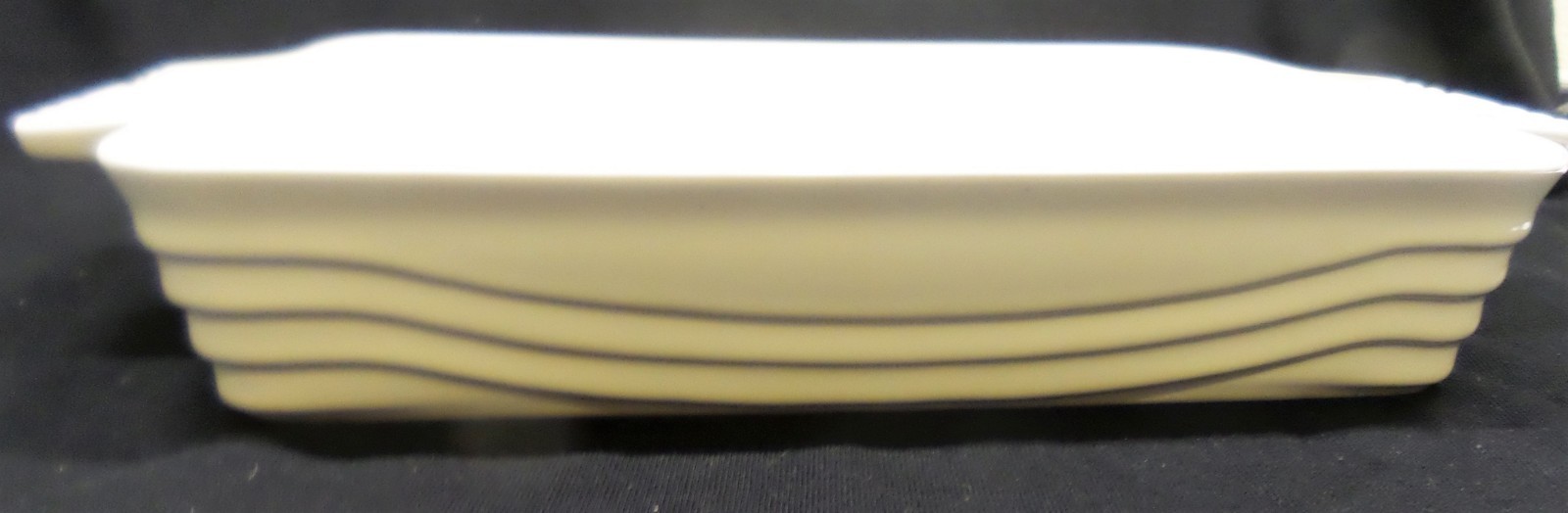 Le Gourmet Chef Cream Rectangle Stoneware Handled Baking Dish 10″ x 7″