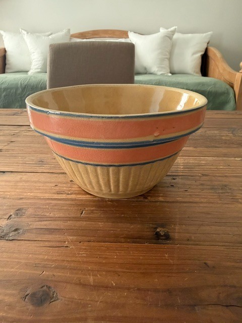 Stoneware Bowls: Blue & White Roseville: Pink & Ivory No Brand Name