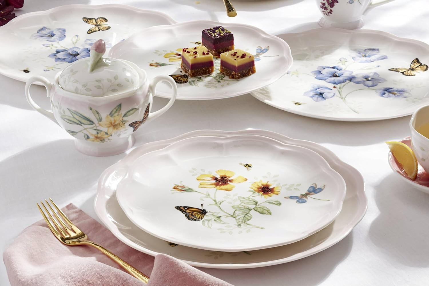 Butterfly Meadow Pink 12-Piece Dinnerware Set, Service for 4, Porcelain