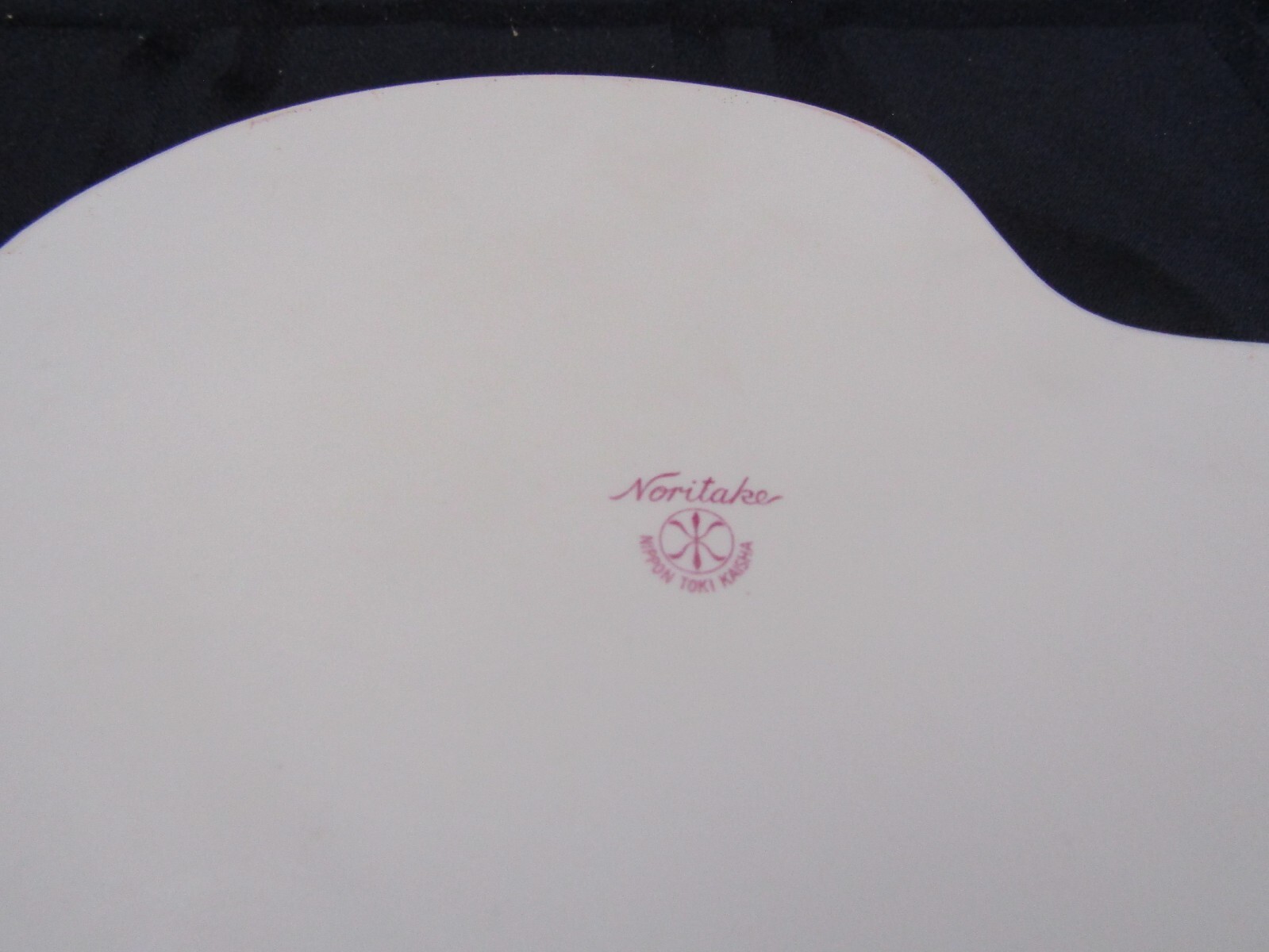 Noritake Green & White Porcelain Asymmetrical Shape Snack Plate & Cup Set