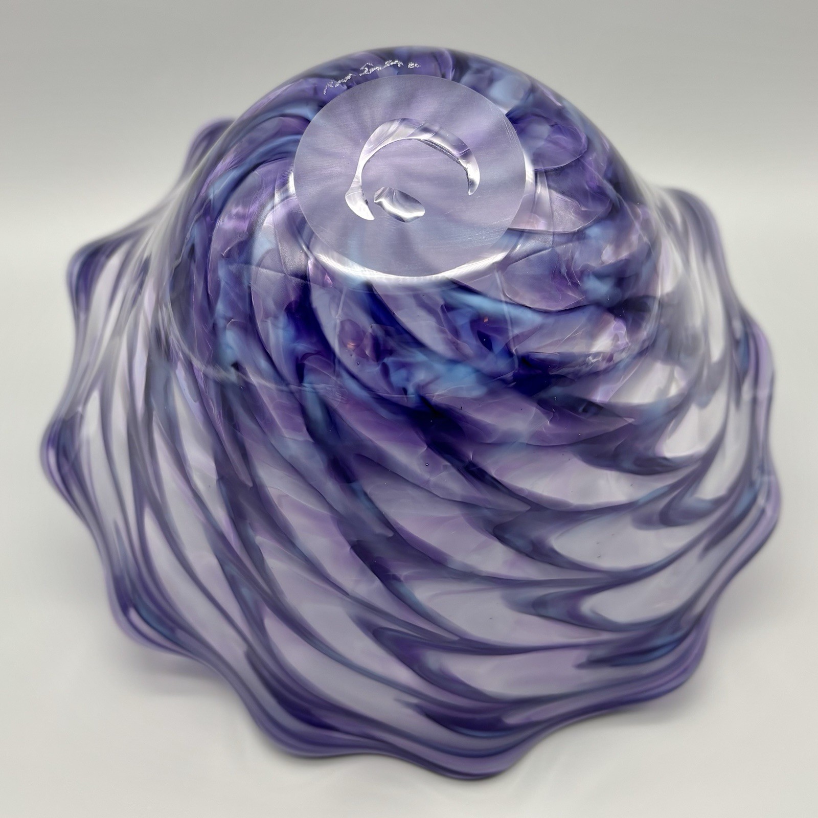 Signed Art Glass Violet Purple & White Pulled Feather Marbled Swirl 8″ Bowl 80s