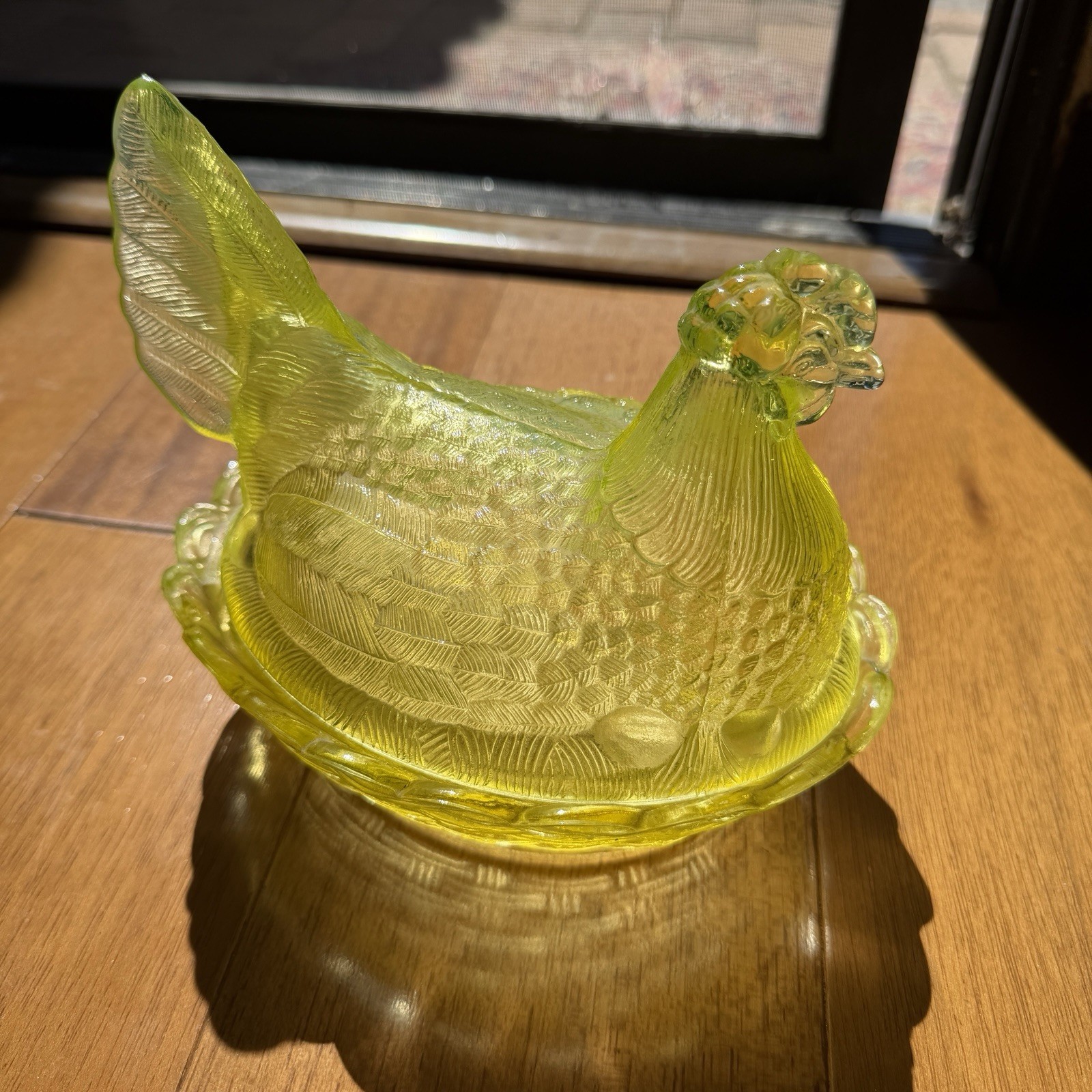 MINT Yellow Uranium Glass Hen on Nest 7” Vtg Covered Candy Dish UV Glow Chicken