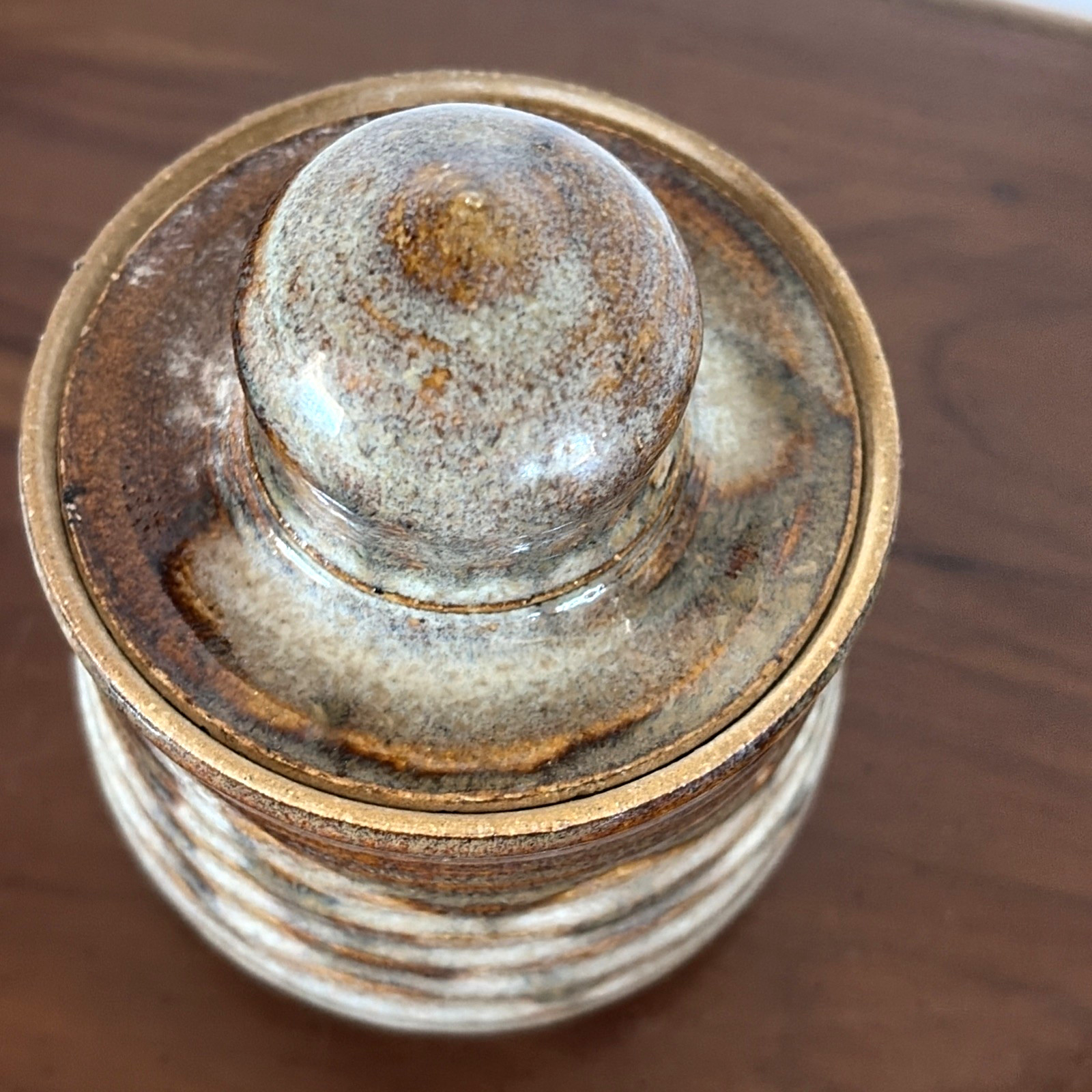 Art Pottery Covered Sugar Bowl / Covered Dish w Lid 4″ Earthytone