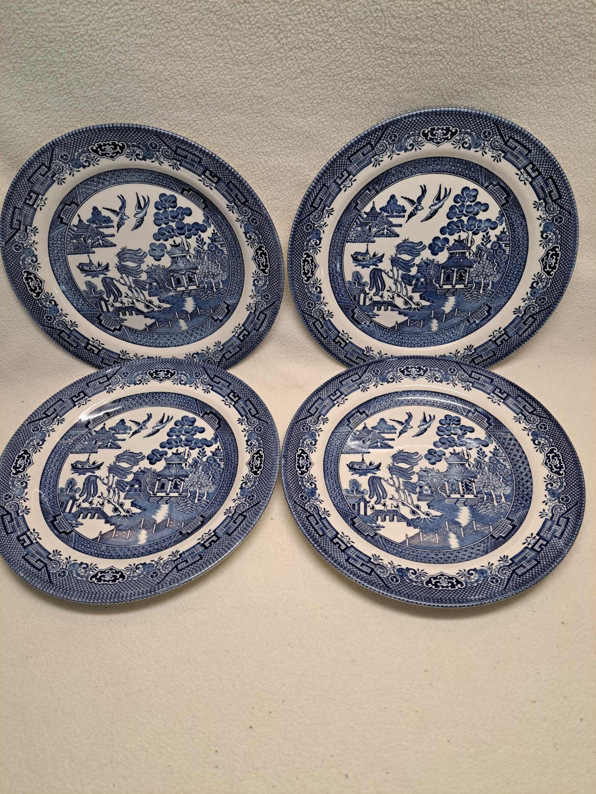 Churchill Blue Willow (4) 10 3/8″ Dinner Plates Excellent
