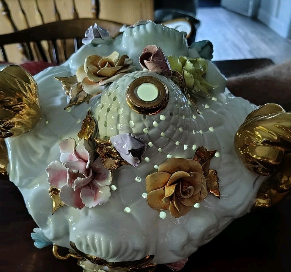 Capodimonte Style Centerpiece