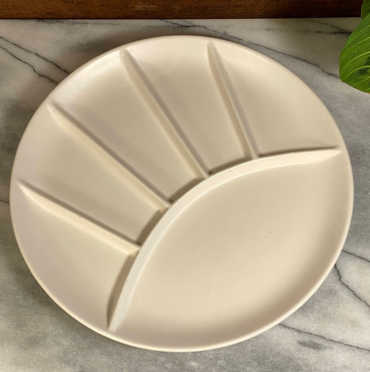 Vintage Japanese White Ivory Stoneware 9″ Divided Round Plates ~ Set of 6