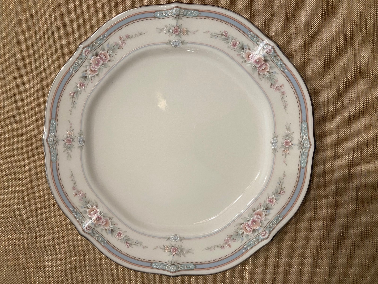 Noritake China Rothschild 7293 Porcelain 5 PC Dinnerware Set Excellent (Have 8)