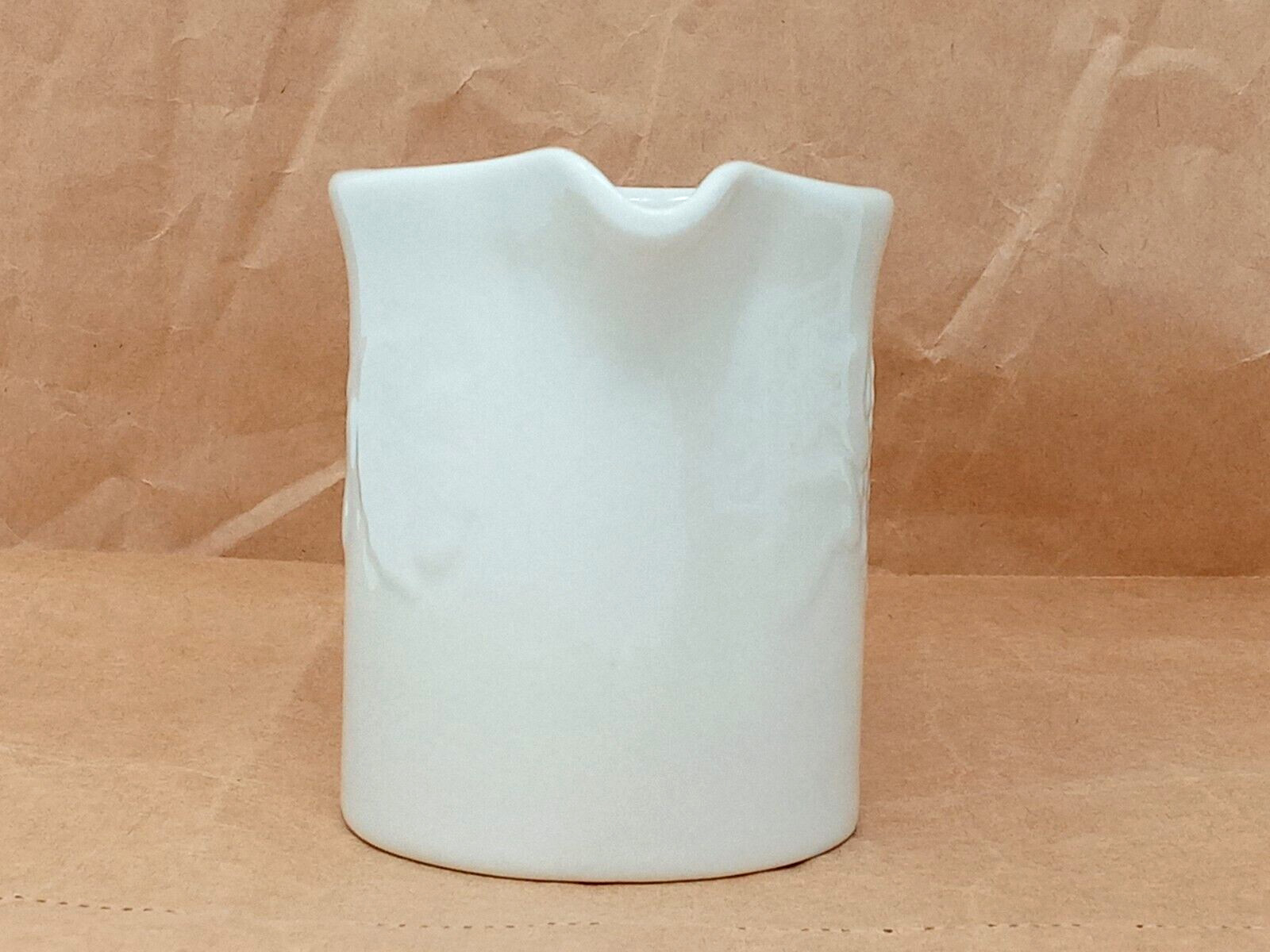 Lynn’s Stoneware Creamer White Ceramic w/ Embossed Fruits swan logo euc lynns