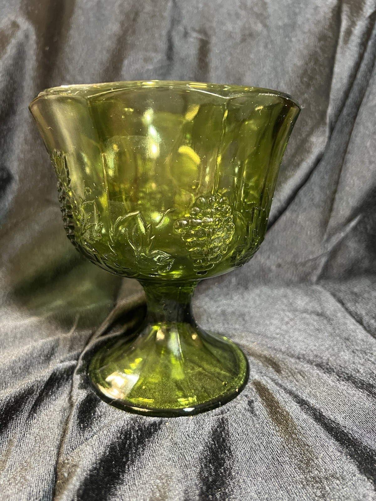 Vintage Indiana Glass Colony Harvest Pedestal Bowl Grape Avocado Green (2222)