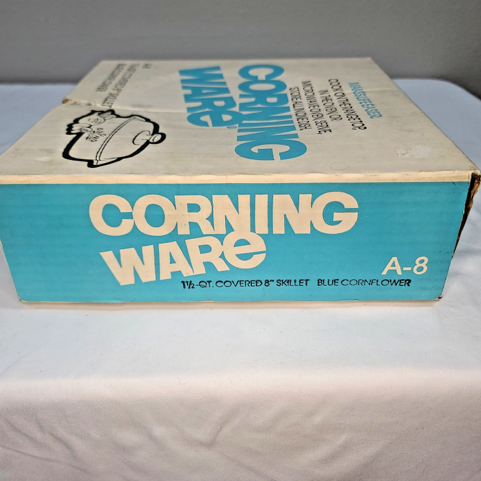 VTG. Corning Ware Blue Cornflower 1.5 QT Covered Skillet A-8 NEW IN SEALED BOX