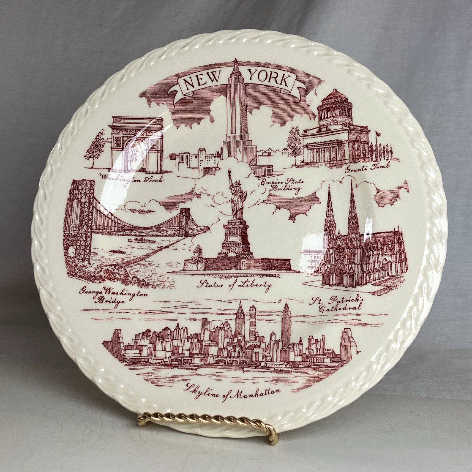 Vernon Kilns NEW YORK MANHATTAN Red Plate Empire State Building Statue of Libert