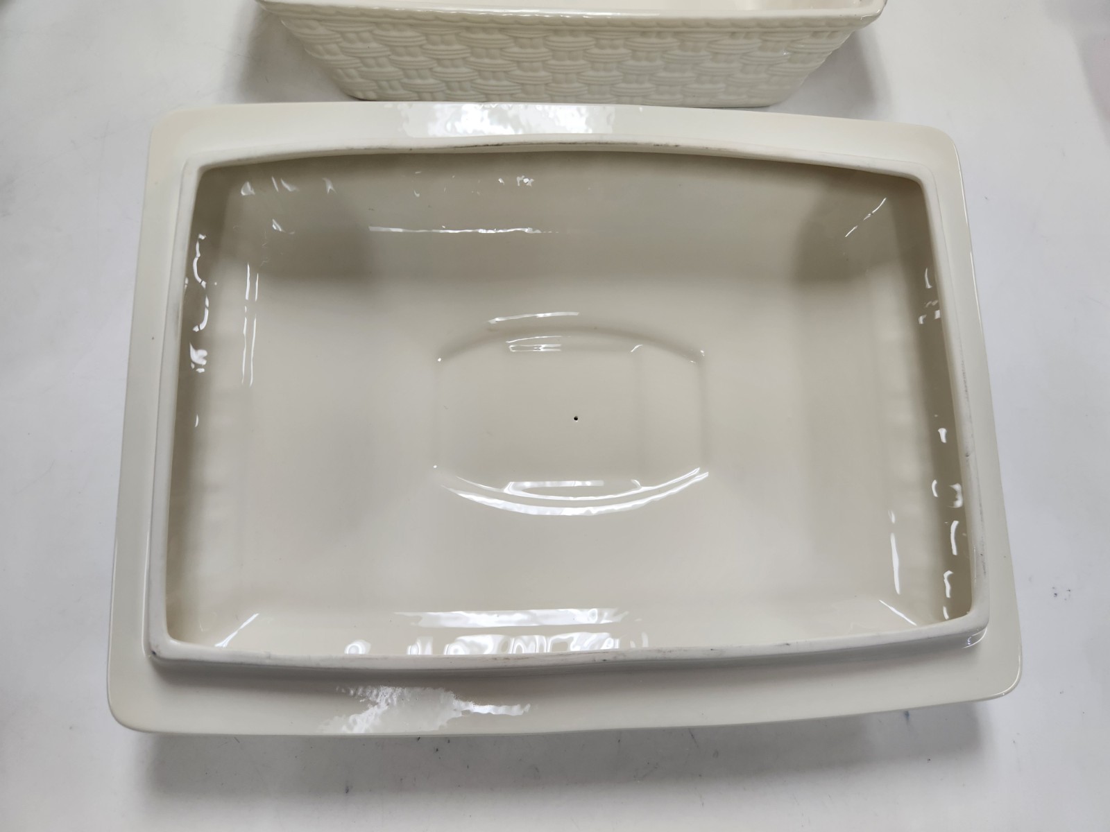 BELLEEK Everyday 2 Quart Covered Casserole Rectangle Basketweave