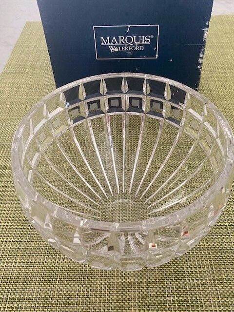 Elegant Round Bowl – Marquis by Waterford Crystal Quadrata -7-3/8″dia 5-1/2″high