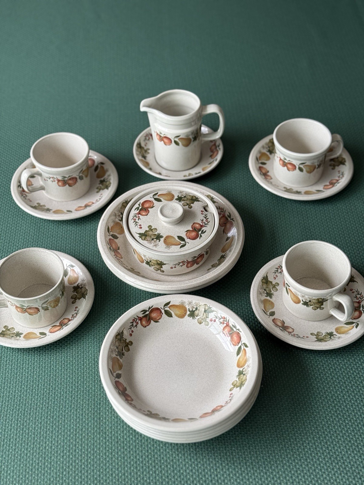 Wedgwood Quince 18Pc Place Setting Vintage Fruit Table Dish England Set