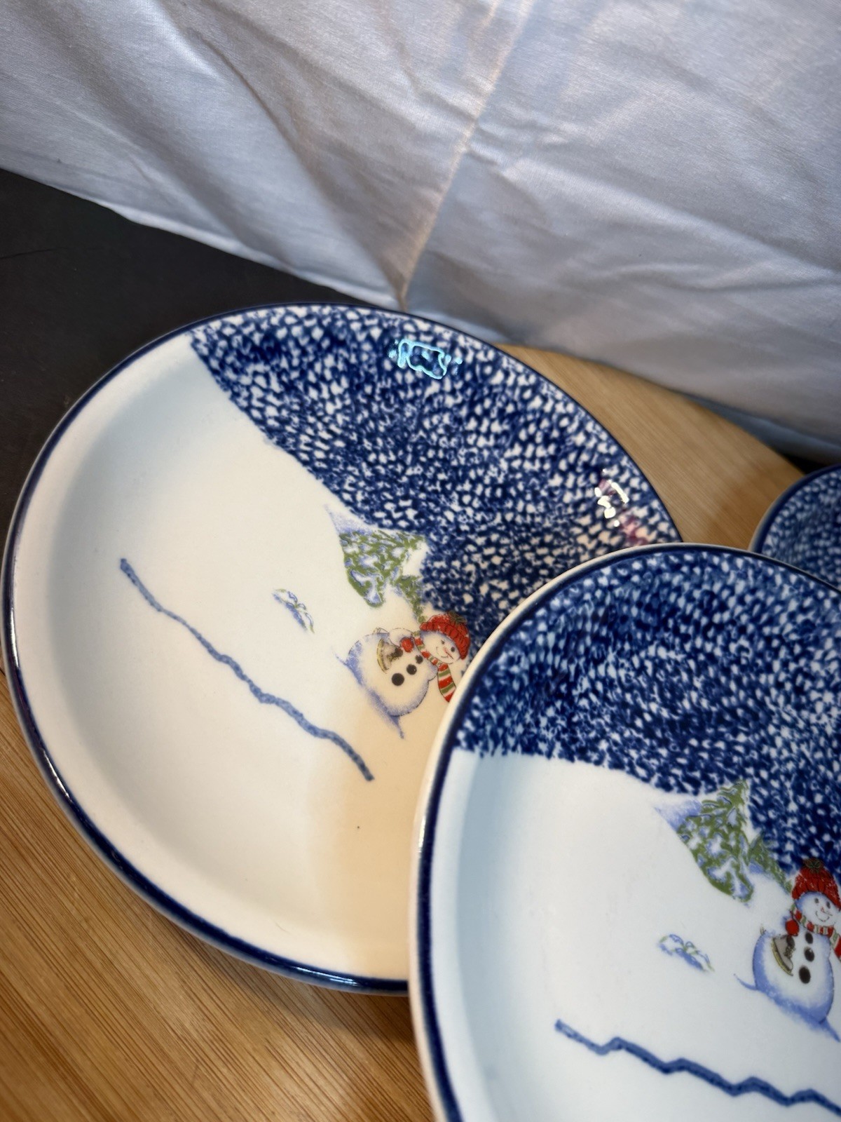 Thomson Pottery Snowman Salad Plates 7.75” Set of 4 Blue Sponge Winter