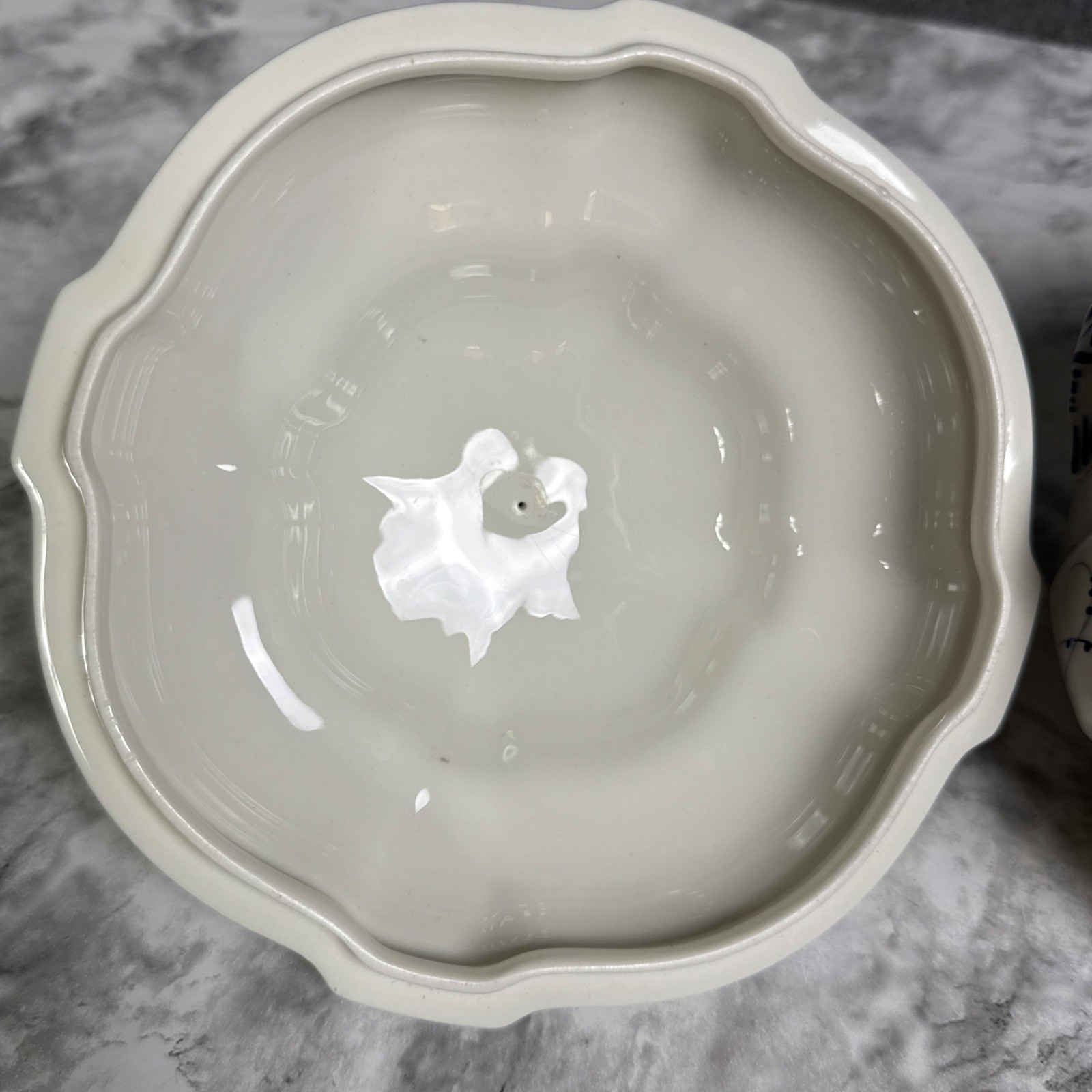 Villeroy Boch VIEUX SEPTFONTAINES Small Tureen Blue White Bee Butterfly Floral