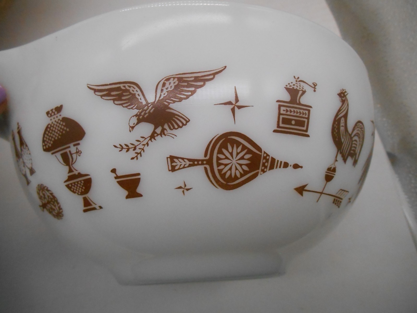 Vintage Set of 4 Pyrex Early American Cinderella Nesting Mixing Bowls 441-444