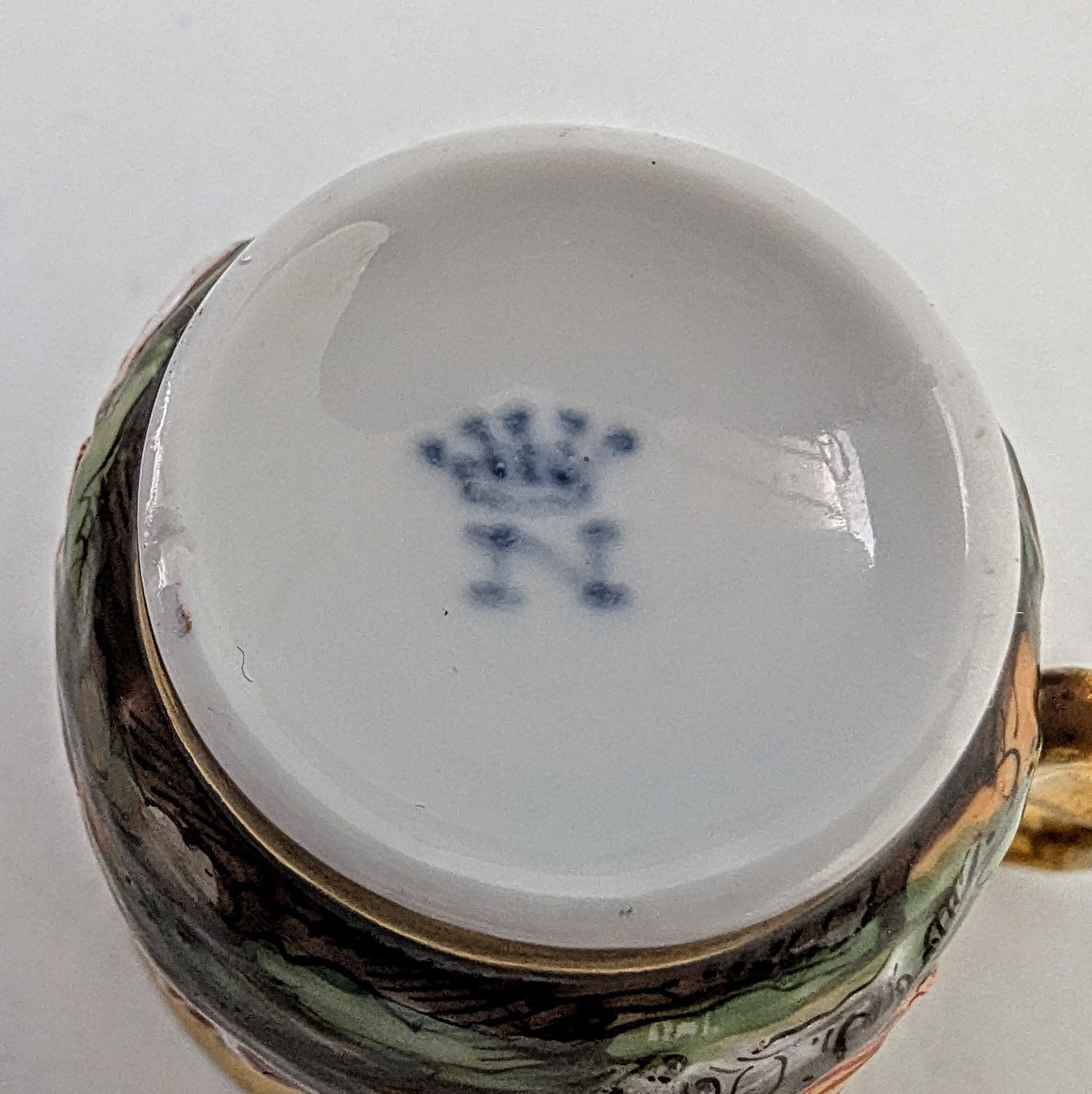 Antique 19th Century Gold Capodimonte Cherub Design Demitasse Cup Saucer N