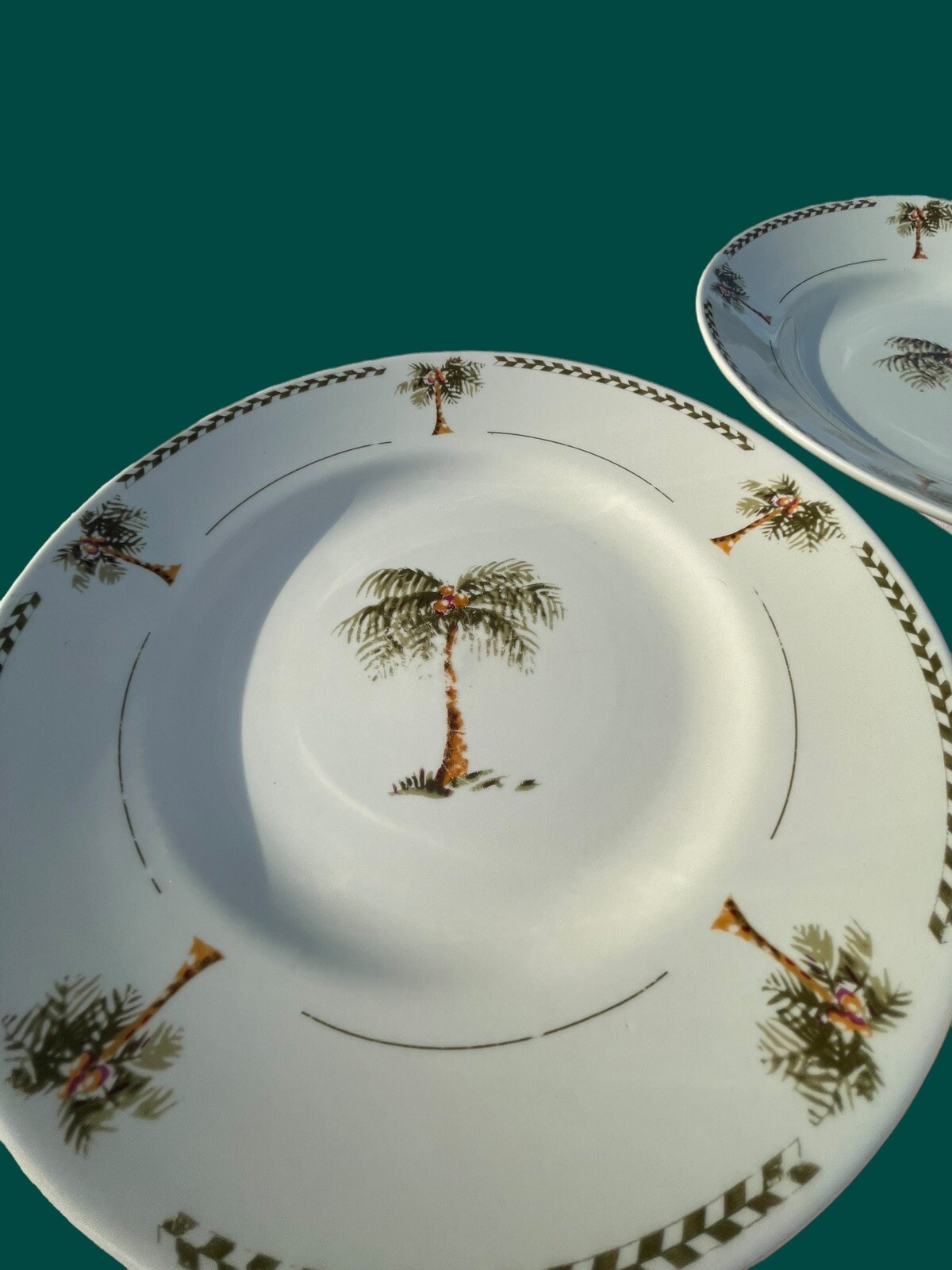 (4) GIBSON PALM BAY DINNER PLATE(S) Set PALMETTO TREE 11 1/4″ SEE PICTURE DETAIL