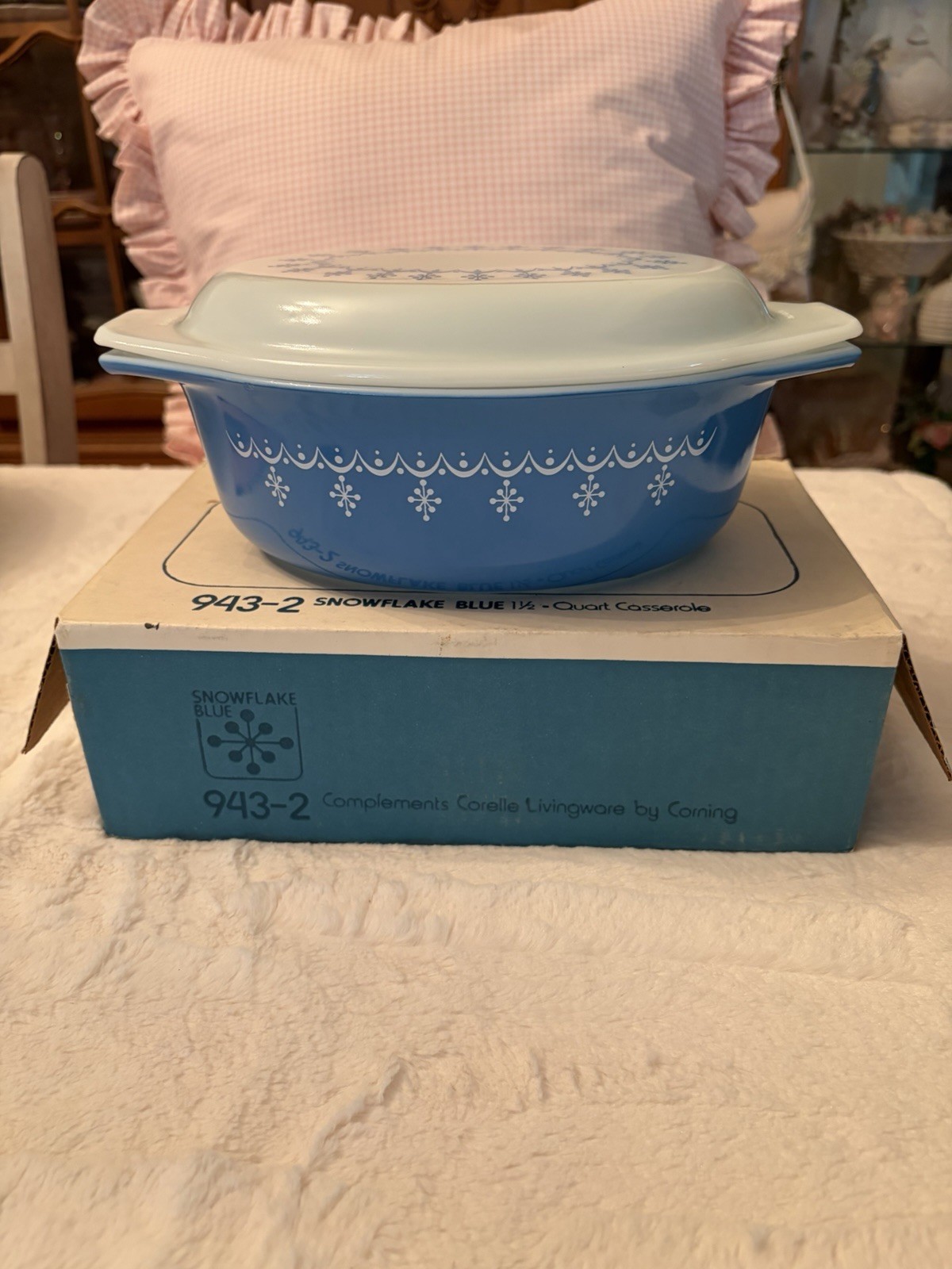 Pyrex Compatibles 943-2 Snowflake Blue 1 1/2 Qt Oval Casserole W/ Lid NOS