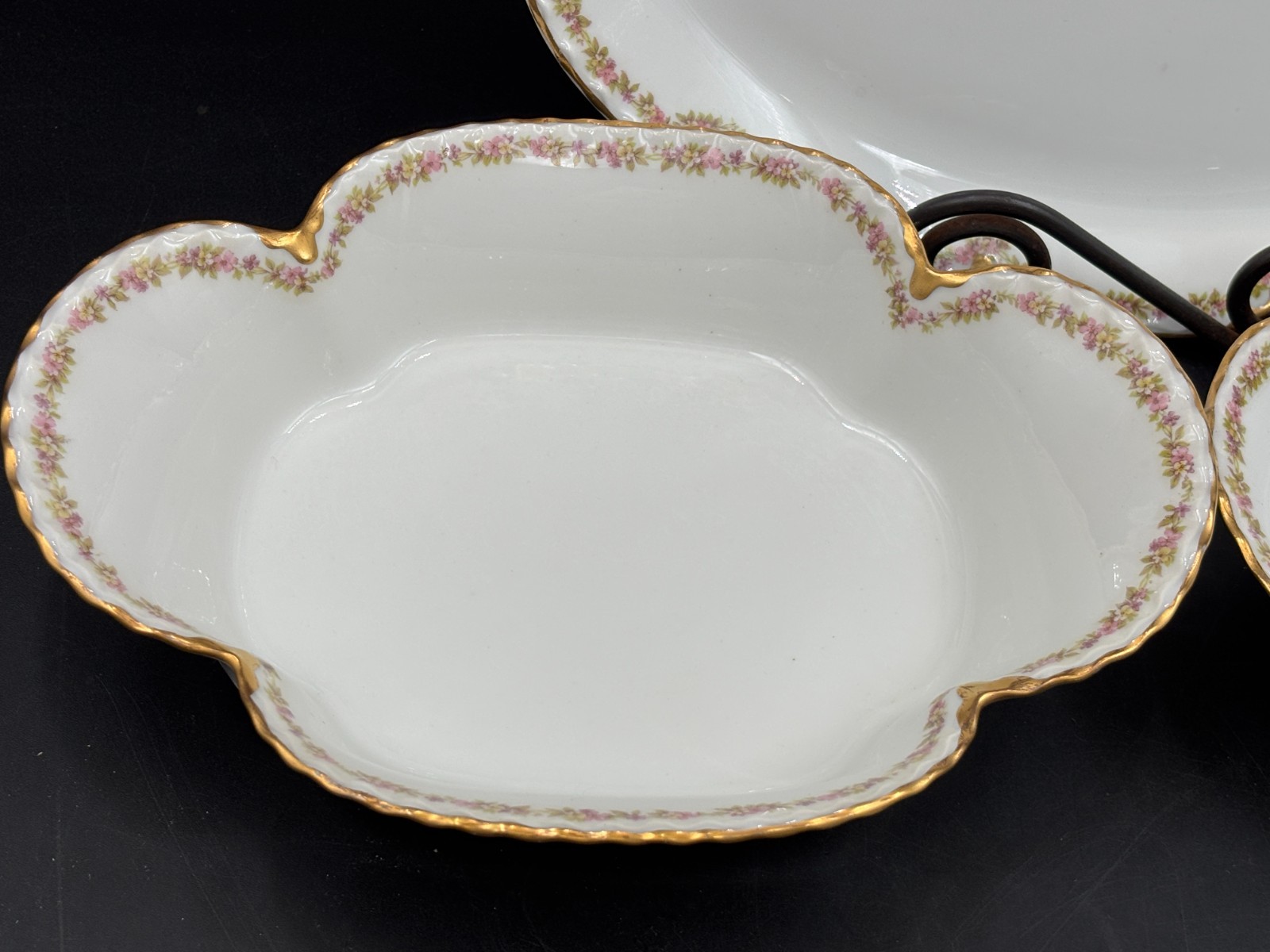Haviland “SCHLEIGER 524” Germany ~ 3 Piece Serving Set: (2) Bowls (1) Platter