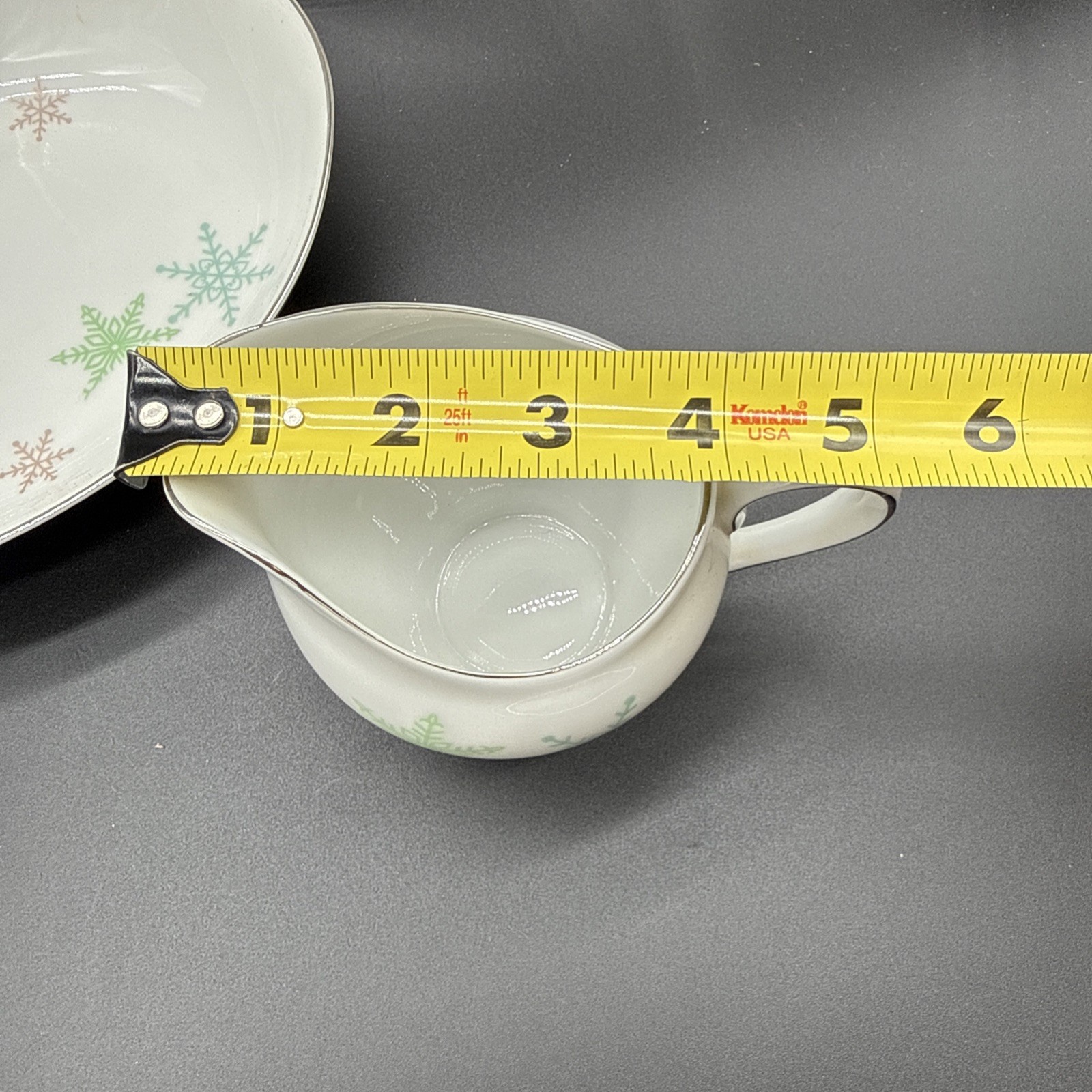 Fine china dinnerware set in ‘Snowflake’ pattern by Harmony House