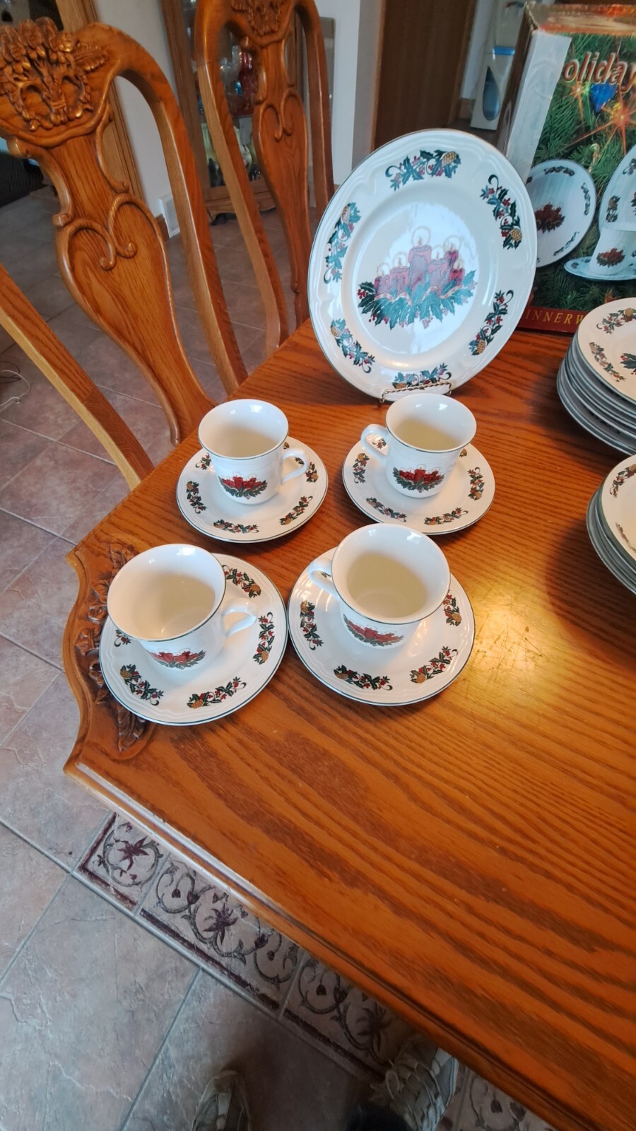 GEI Vintage Beautiful Christmas Candle Pattern 31 Piece Dinnerware Grouping