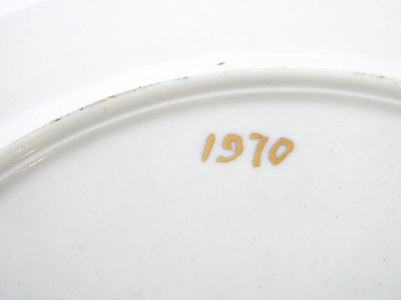 1970s Hand Painted Floral Porcelain 5 Pc Place Setting White Roses Signed VGOOD