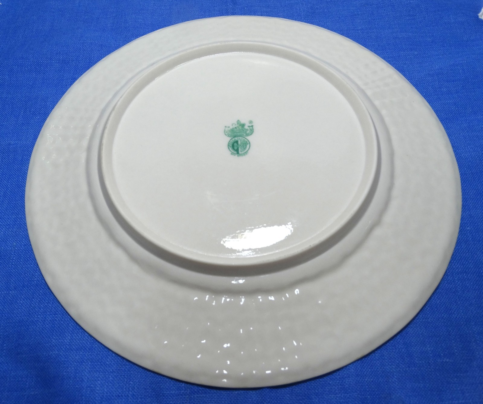 Belleek Limpet Yellow Dinner Plate 10 5/8’ 5th. Green Mark 1955-1965