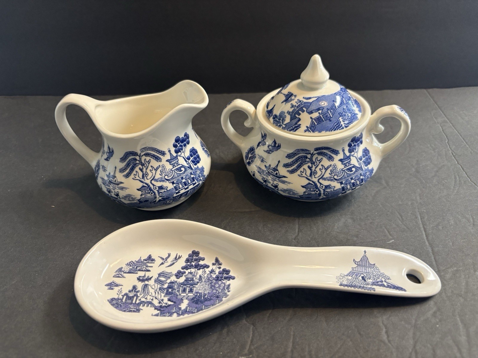 Vintage Blue Willow Creamer And Sugar Bowl Set – and spoon rest
