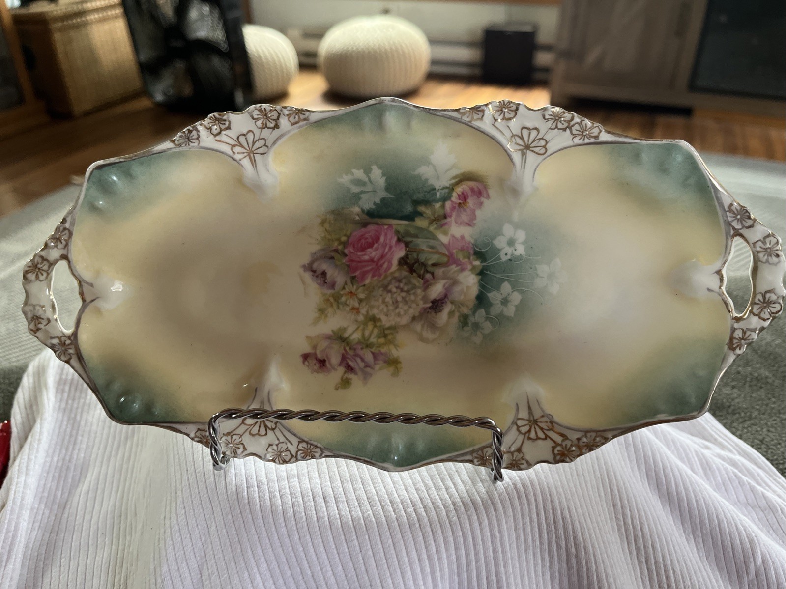 R S Prussia Point and Clover Rose and Snowball Console / Celery Bowl Gold Trim