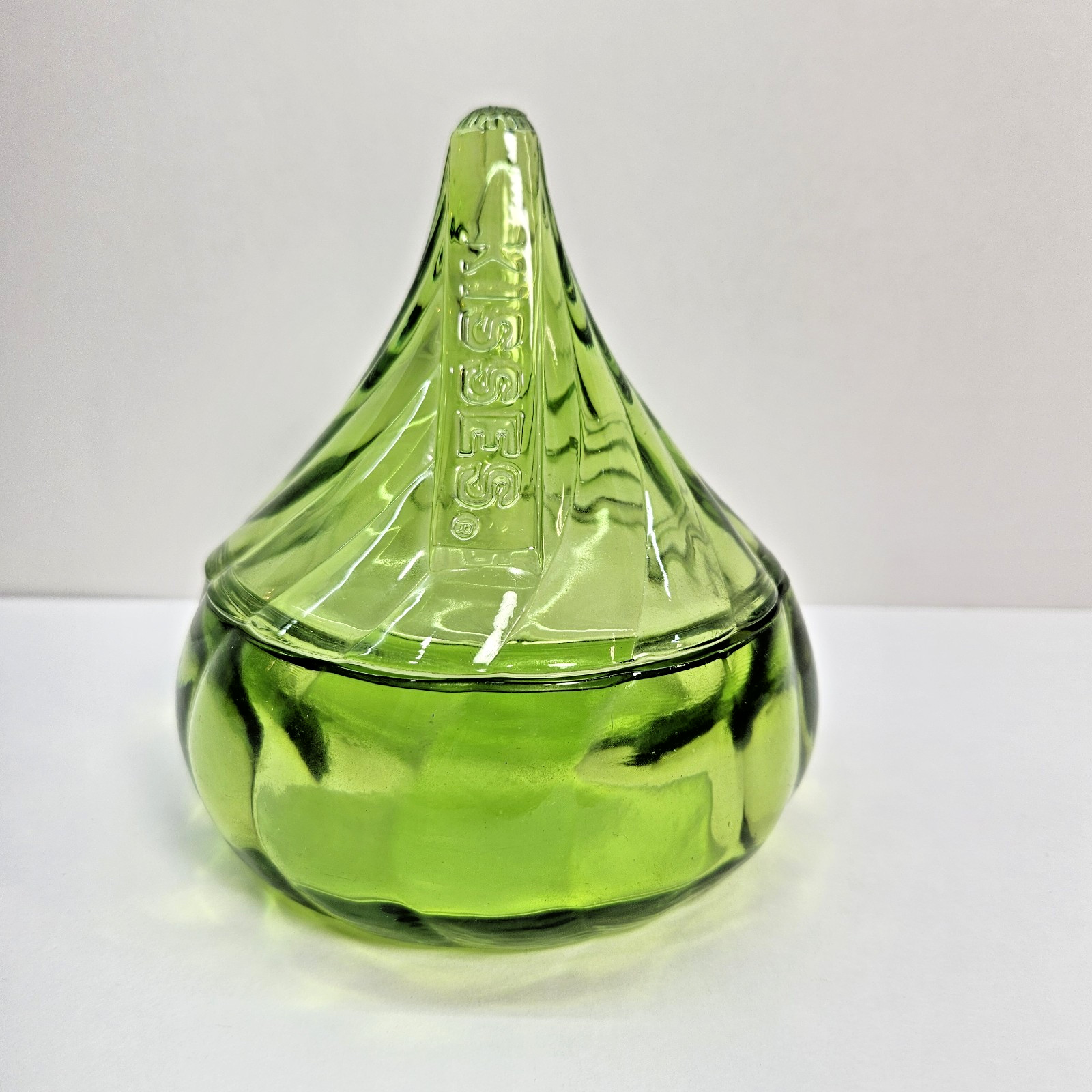 Vintage 5.5″ Green Glass Swirl Hershey Kisses Lidded Jar Candy Dish