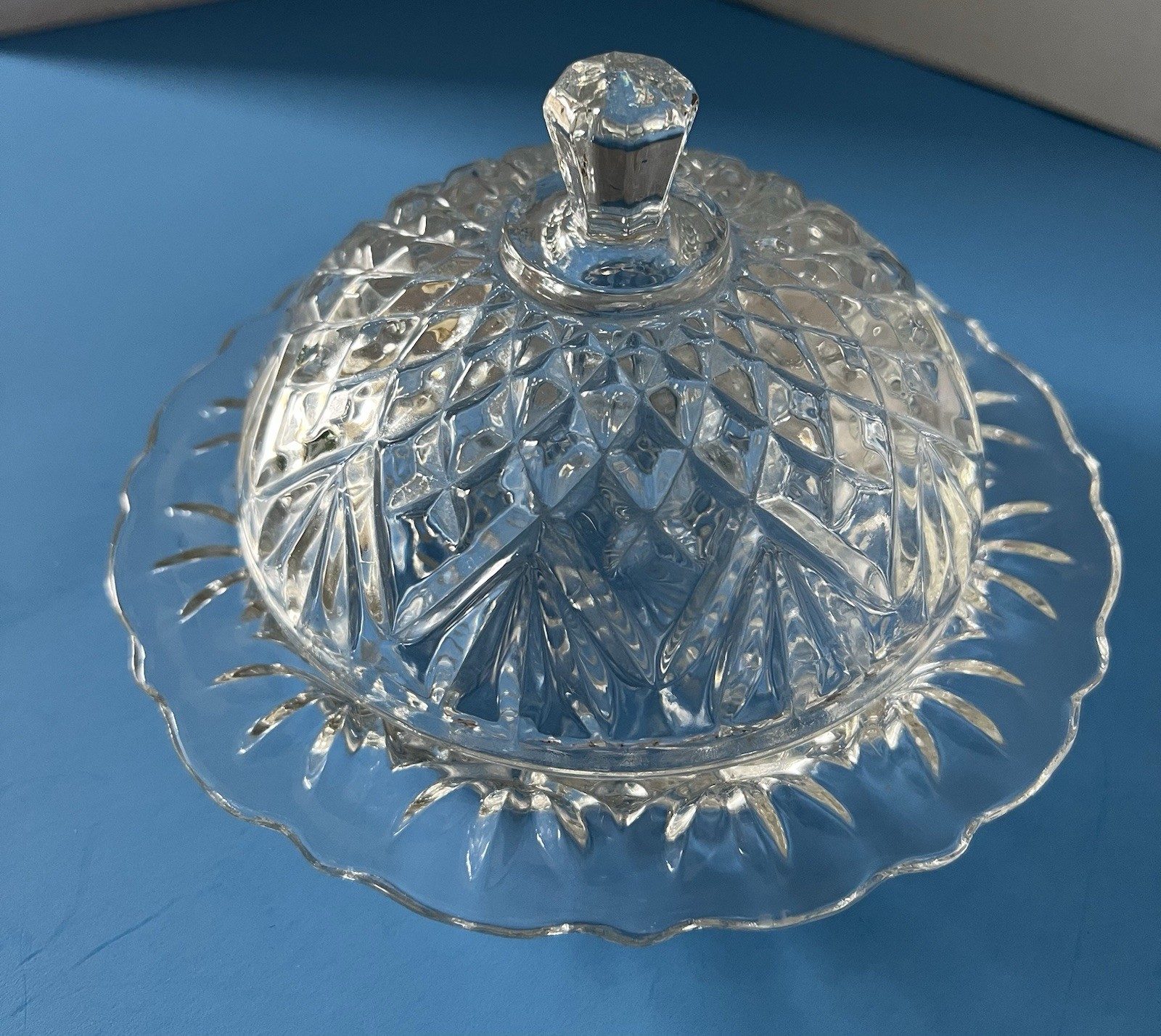 Vintage Anchor Hocking Round Glass Covered Dish Tray Prescut Pattern 7”W