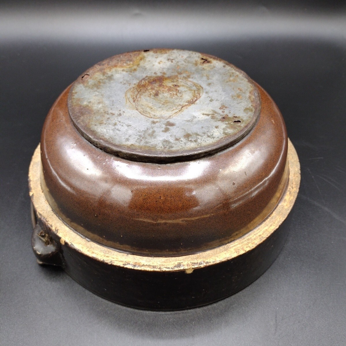 Antique Stoneware Salt Glaze8¾” Crock Mixing Bowl Wire Handle Metal Bottom Brown