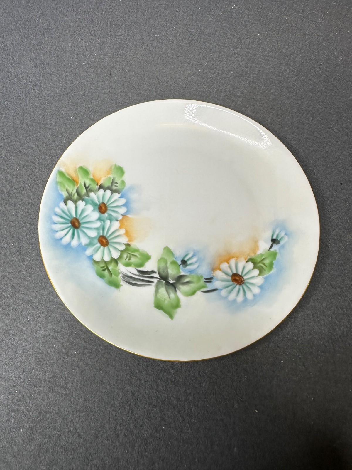 Set of (12) American Hand Painted Yellow Flower 8″ Round Plates