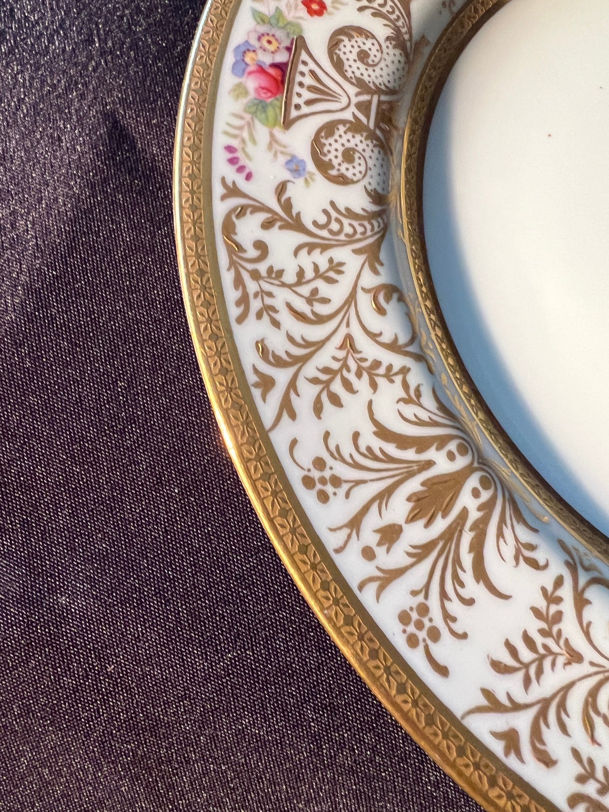Set of 4 Crown Staffordshire Gold Gilt Plates Stern Bros NY 8-3/4″