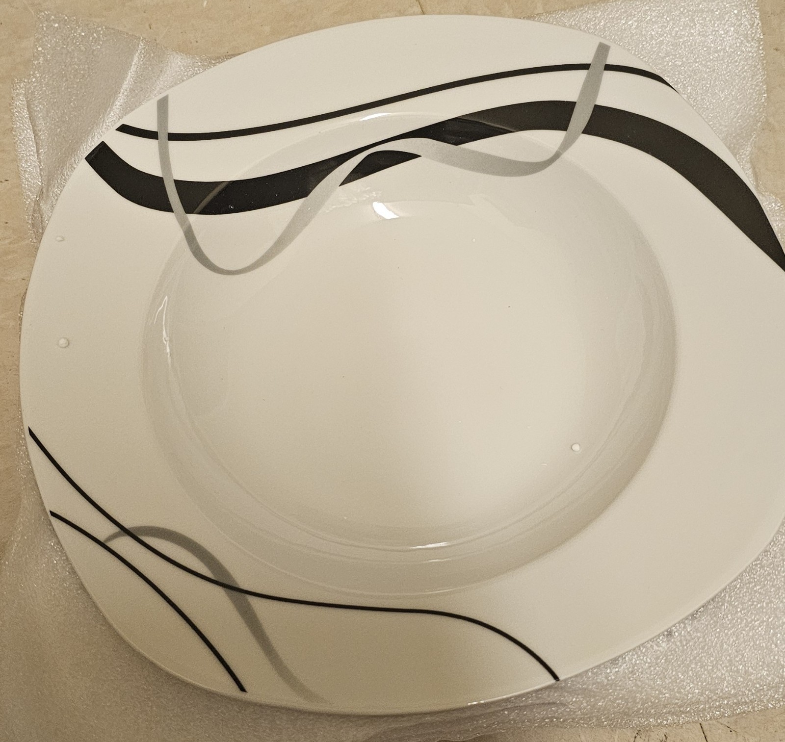 6 Soup Plates – 8.2″ Modern Porcelain – Black/Gray Curve Design