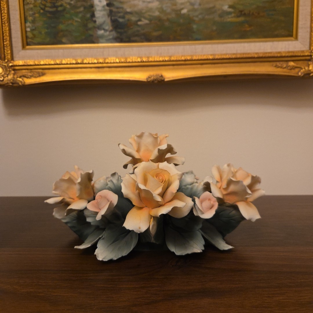 VINTAGE HAND PAINTED CAPODIMONTE ROSE FLORAL CENTERPIECE