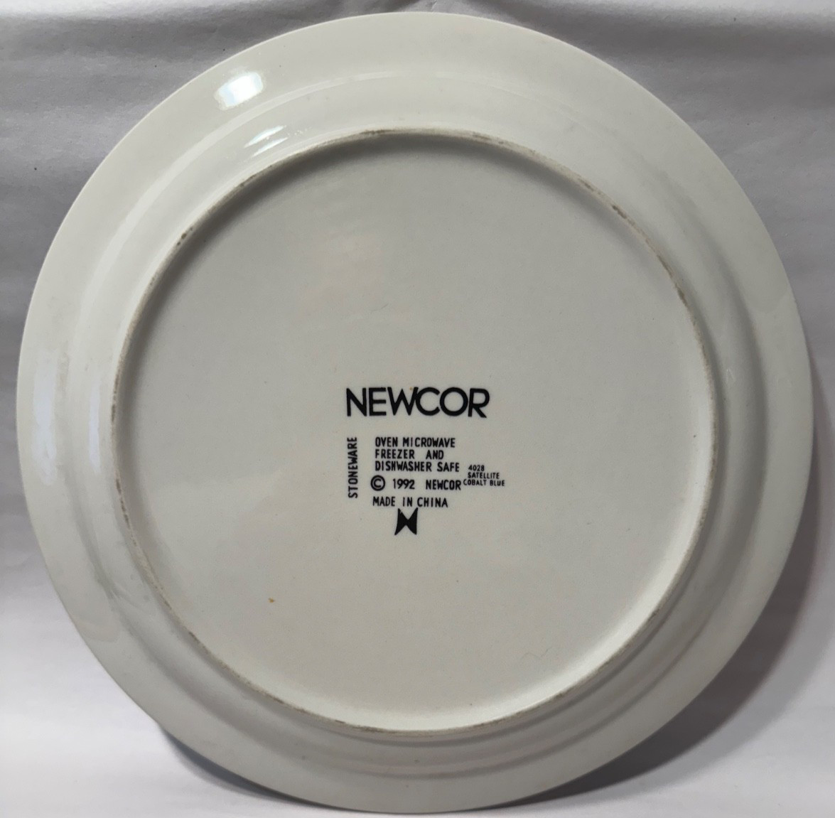 Vintage Newcor 4028 Satellite Cobalt Blue 1992 Stoneware 10.5 Inch Plate
